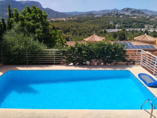 Pareado de 4 habitaciones en Calpe / Calp en venta con piscina garaje - 379.240 € (Ref: 10038967)