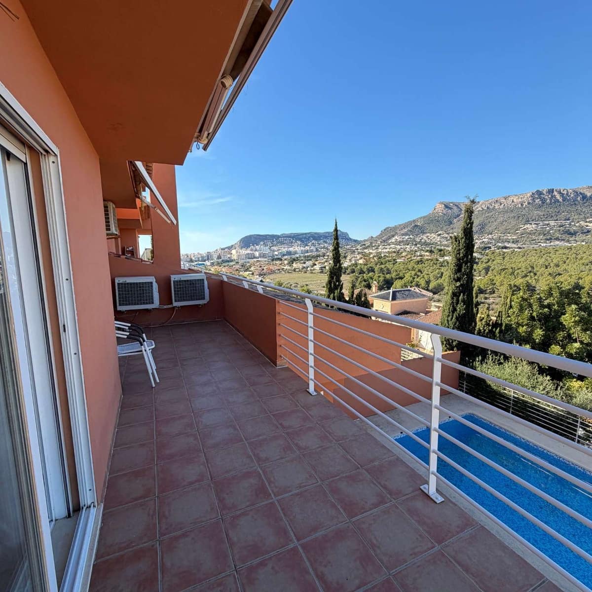Pareado de 4 habitaciones en Calpe / Calp en venta con piscina garaje - 379.240 € (Ref: 10038967)