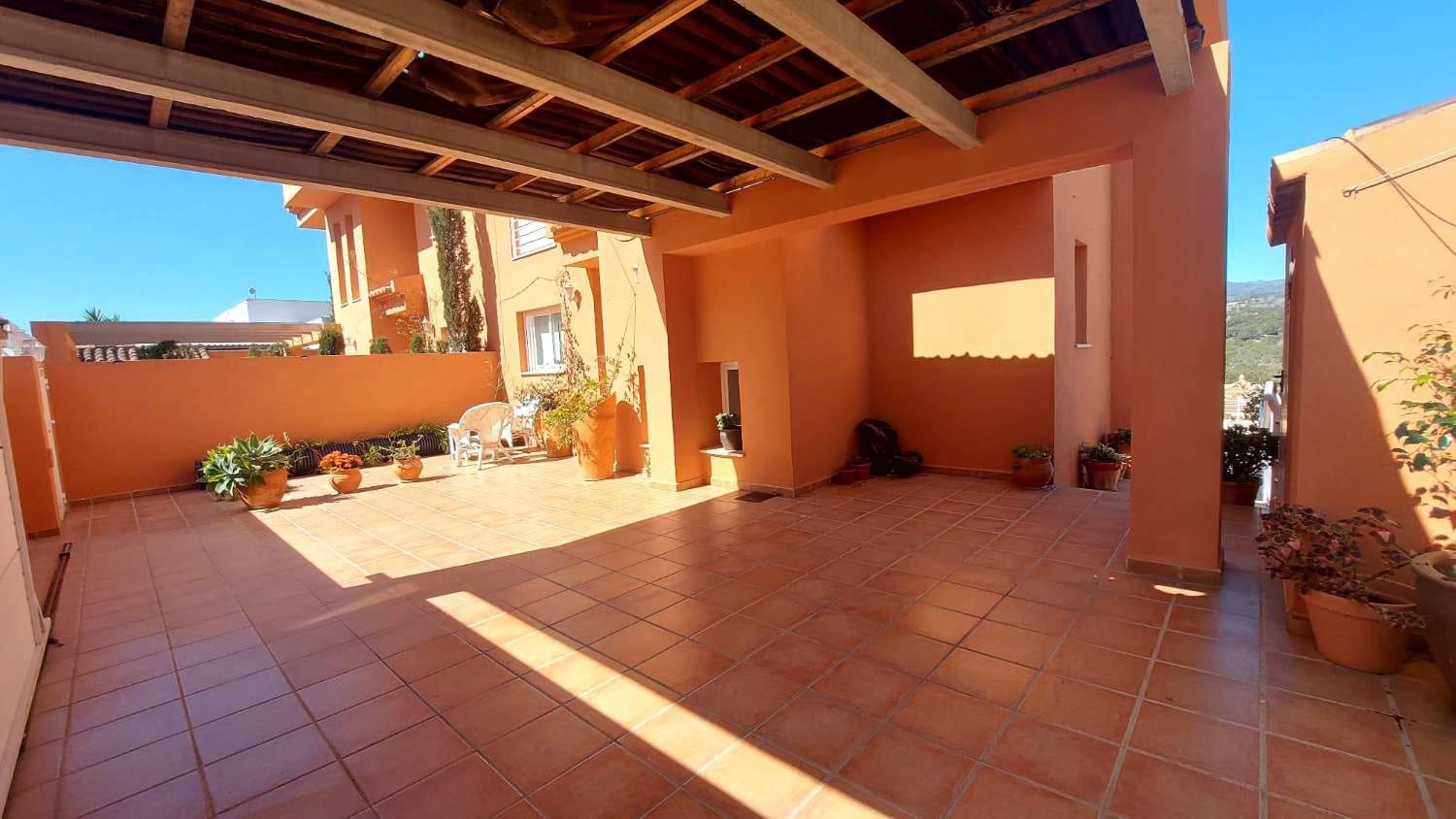 Chalet de 4 habitaciones en Calpe / Calp en venta con piscina garaje - 499.000 € (Ref: 10038968)