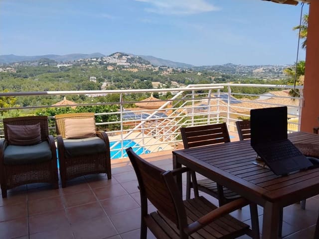 Chalet de 4 habitaciones en Calpe / Calp en venta con piscina garaje - 499.000 € (Ref: 10038968)