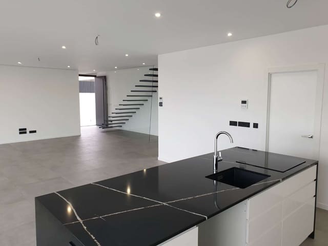 Chalet de 4 habitaciones en Calpe / Calp en venta con piscina - 1.290.000 € (Ref: 8867930)