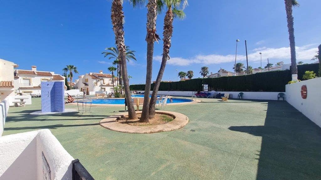3 soveværelse Semi-Rækkehus til salg i Calpe / Calp med swimmingpool garage - € 350.000 (Ref: 9321444)