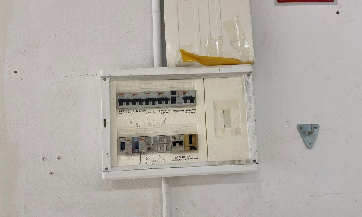 Commercial for sale in Calpe / Calp - € 169,000 (Ref: 9330076)