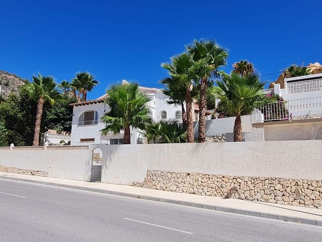 Chalet de 3 habitaciones en Calpe / Calp en venta con piscina - 495.000 € (Ref: 9550580)