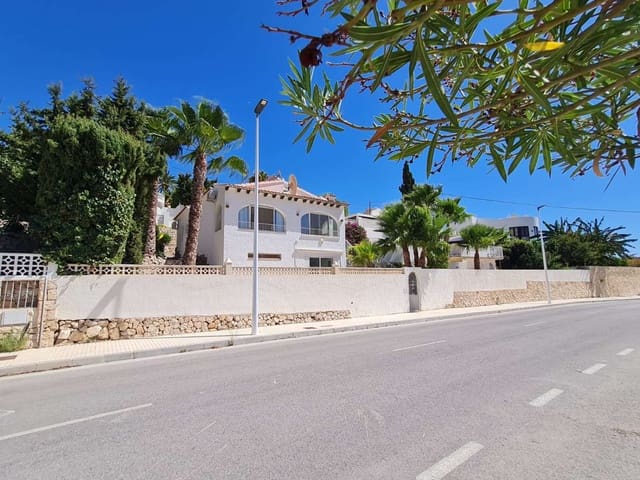 Chalet de 3 habitaciones en Calpe / Calp en venta con piscina - 495.000 € (Ref: 9550580)