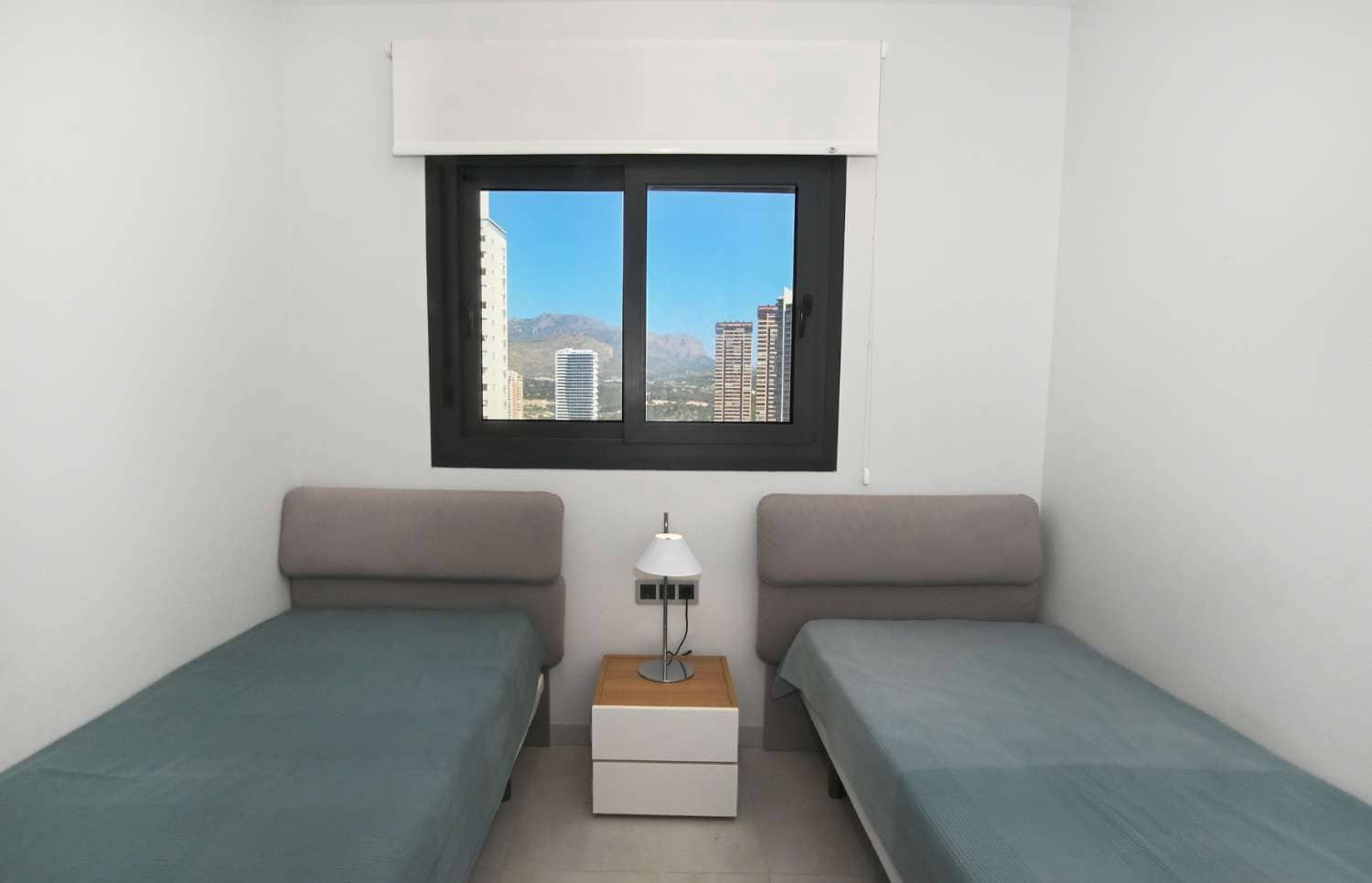 2 bedroom Beach Apartment for sale in Benidorm with pool - € 680,000 (Ref: 9610778)