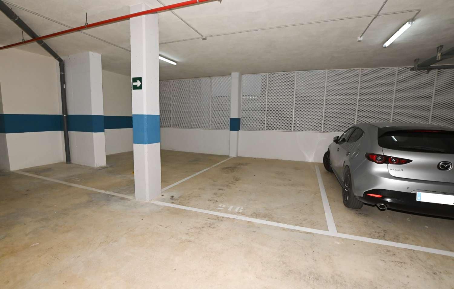 2 bedroom Beach Apartment for sale in Benidorm with pool - € 680,000 (Ref: 9610778)