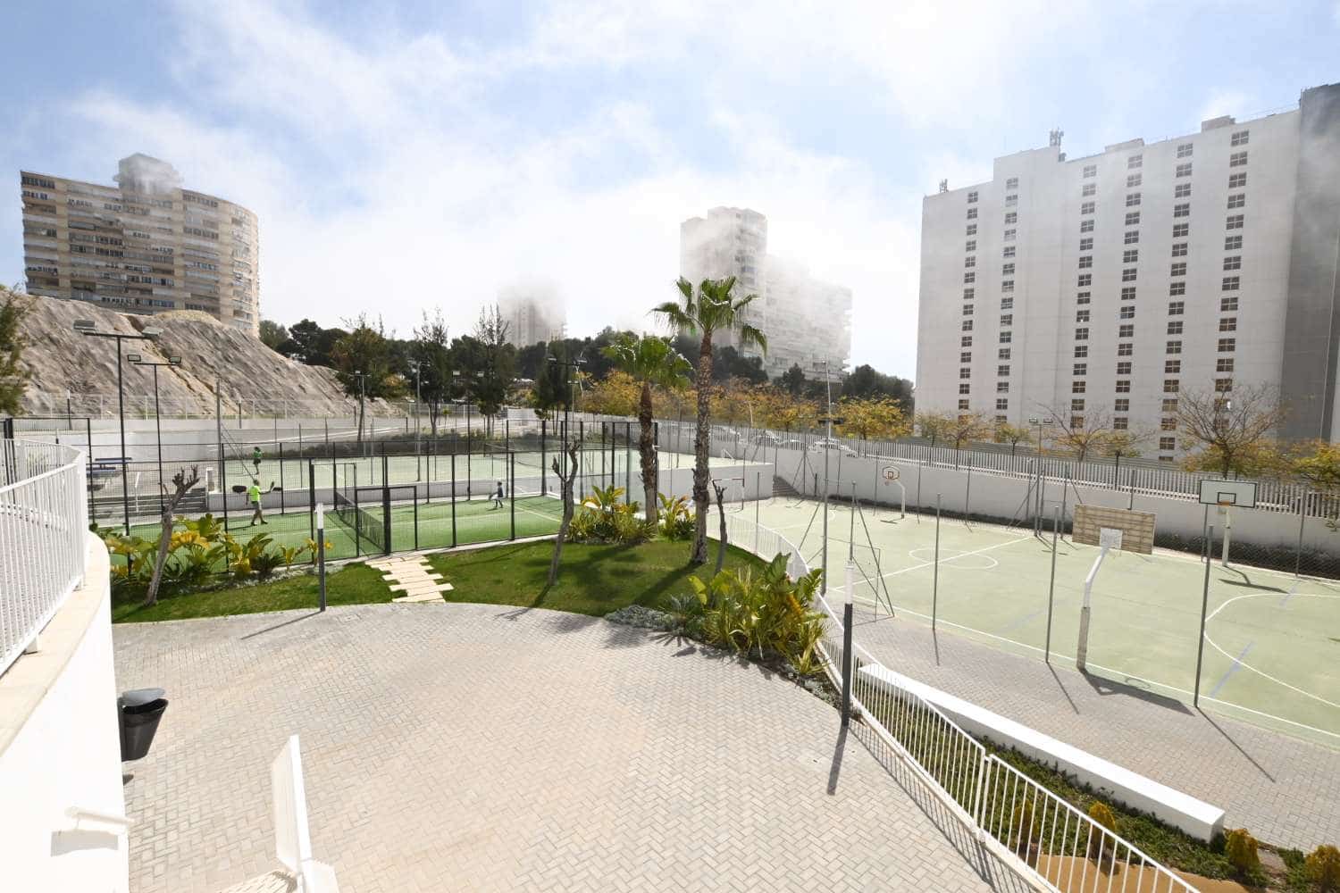 2 bedroom Beach Apartment for sale in Benidorm with pool - € 680,000 (Ref: 9610778)