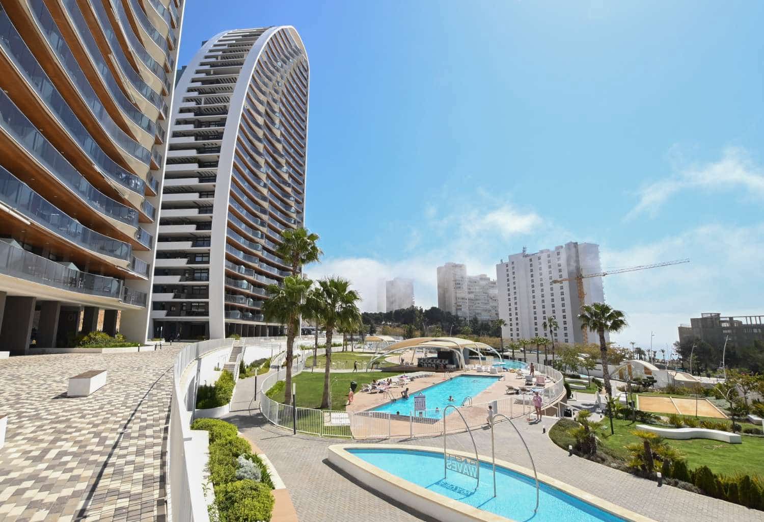 2 bedroom Beach Apartment for sale in Benidorm with pool - € 680,000 (Ref: 9610778)