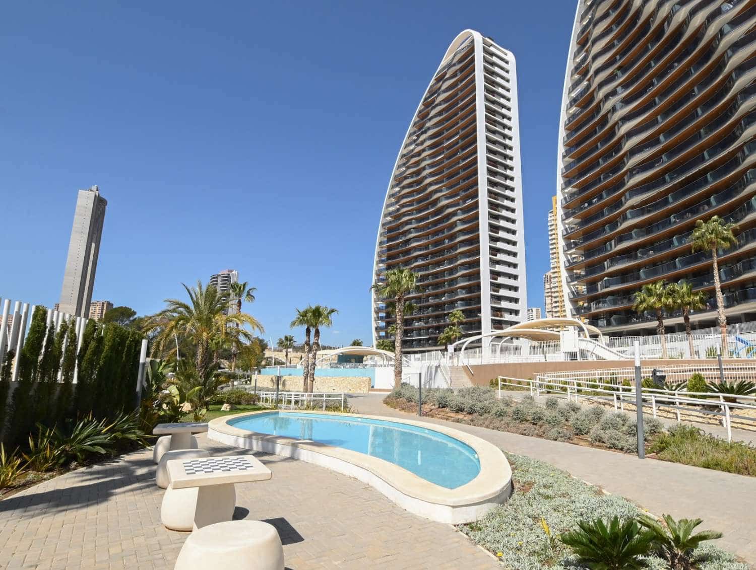 2 bedroom Beach Apartment for sale in Benidorm with pool - € 680,000 (Ref: 9610778)