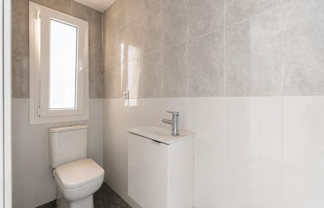 4 soverom Rekkehus til salgs i Los Boliches , Fuengirola med svømmebasseng garasje - € 465 000 (Ref: 10005366)