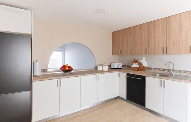 4 soverom Rekkehus til salgs i Los Boliches , Fuengirola med svømmebasseng garasje - € 465 000 (Ref: 10005366)