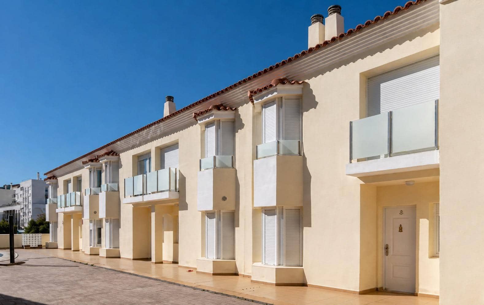 4 soverom Rekkehus til salgs i Fuengirola med svømmebasseng garasje - € 465 000 (Ref: 10005366)