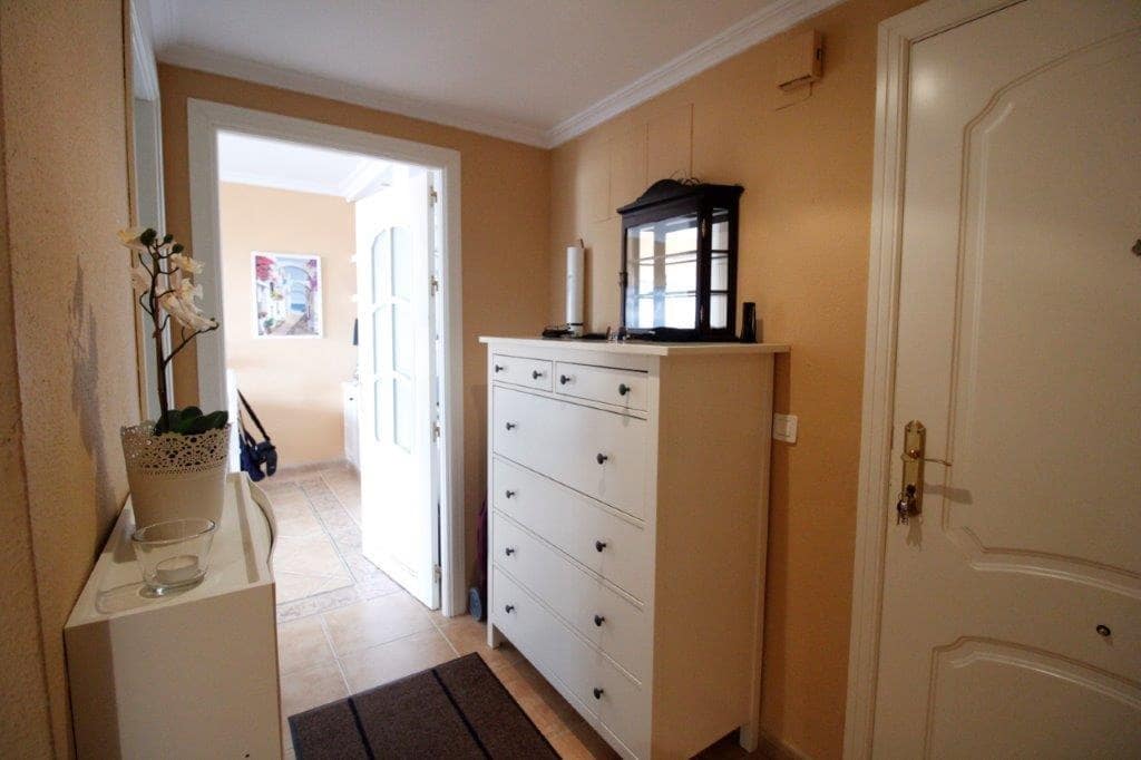 2 soverom Leilighet til leie i Fuengirola med svømmebasseng garasje - € 1 300 (Ref: 10062185)
