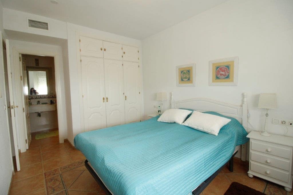 2 soverom Leilighet til leie i Fuengirola med svømmebasseng garasje - € 1 300 (Ref: 10062185)