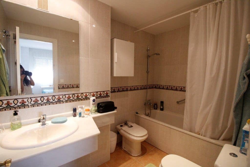 2 soverom Leilighet til leie i Fuengirola med svømmebasseng garasje - € 1 300 (Ref: 10062185)