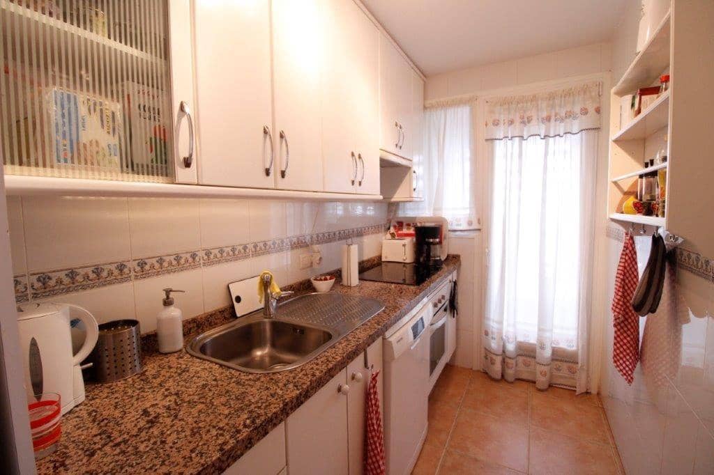 2 soverom Leilighet til leie i Fuengirola med svømmebasseng garasje - € 1 300 (Ref: 10062185)