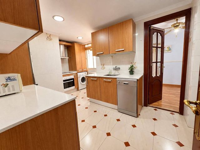 4 slaapkamer Appartement te koop in Fuengirola - € 325.000 (Ref: 10098340)