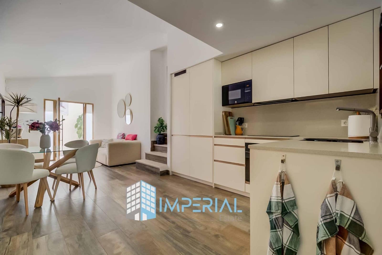 3 quarto Moradia para venda em El Coto com piscina - 695 000 € (Ref: 10102547)