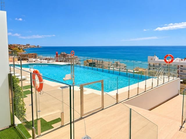 2 soverom Leilighet til salgs i Carvajal, Fuengirola med svømmebasseng garasje - € 695 000 (Ref: 10139903)