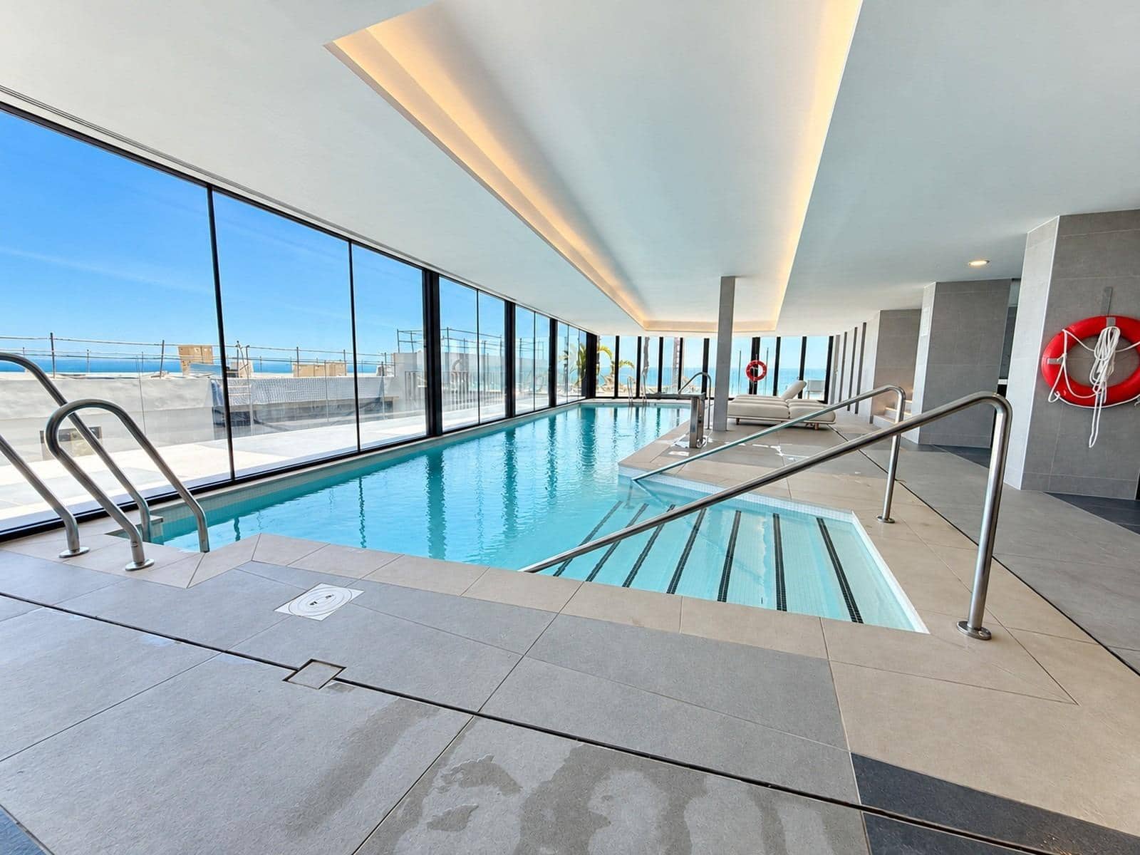 Apartamento de 2 habitaciones en Carvajal en venta con piscina garaje - 945.000 € (Ref: 10148944)