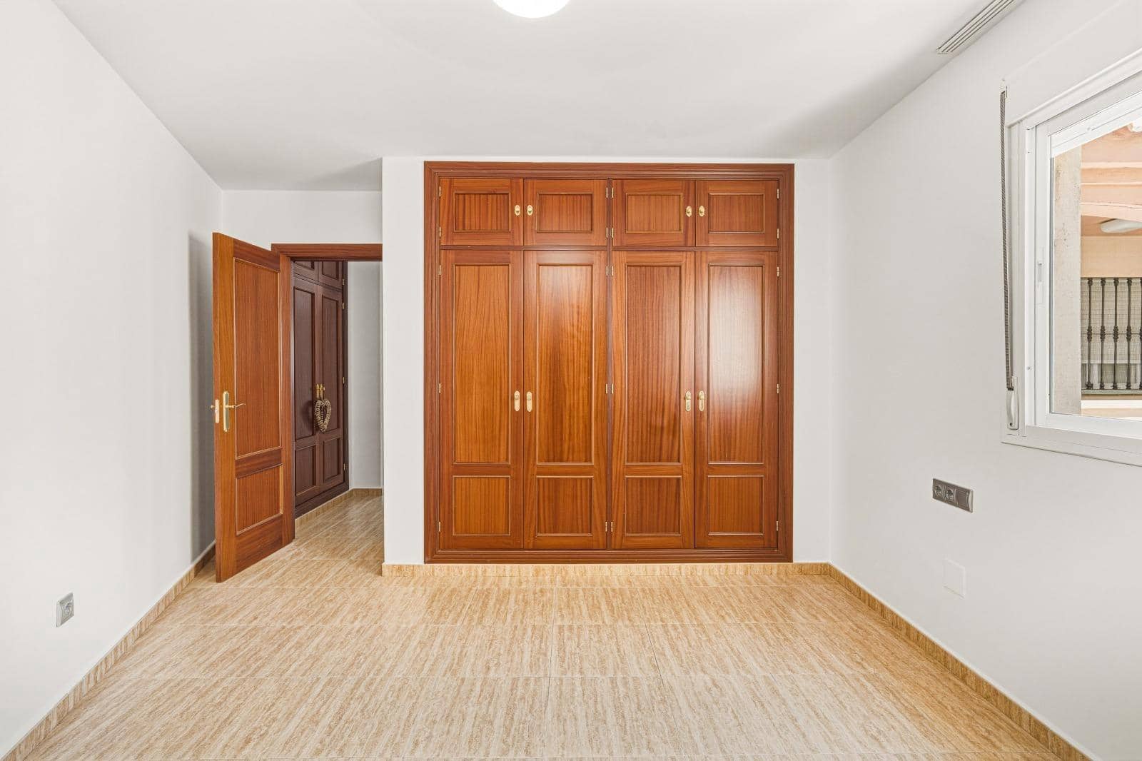 2 bedroom Flat for sale in Mijas with garage - € 259,900 (Ref: 10173853)
