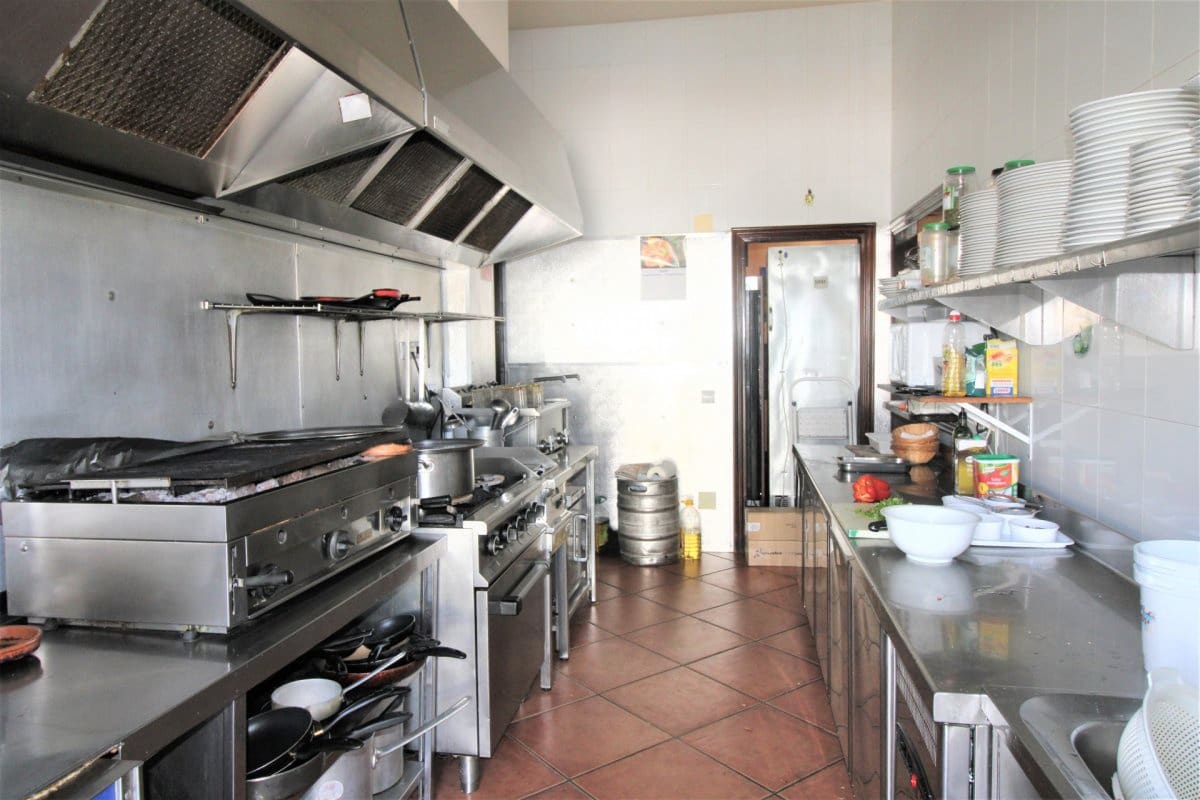 Erhverv til salg i Calahonda - € 532.500 (Ref: 5112762)