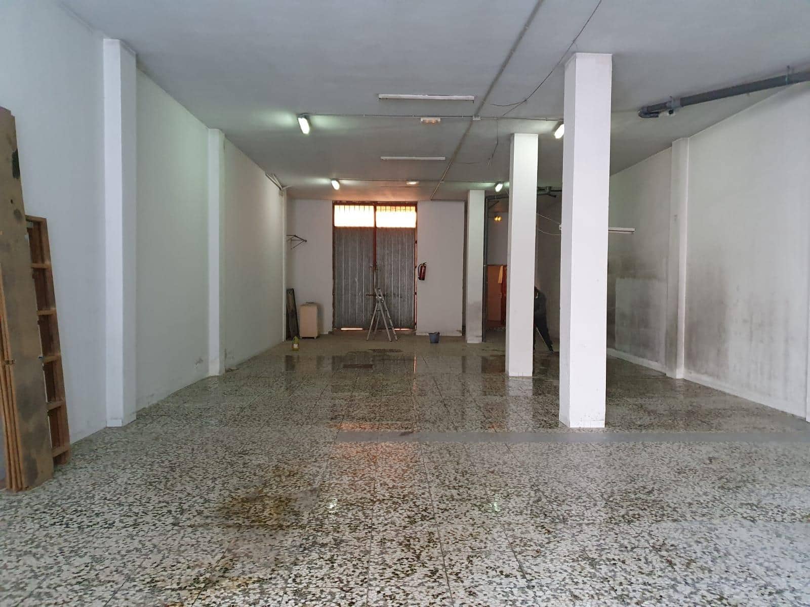 Comercial para venda em Las Lagunas de Mijas com garagem - 350 000 € (Ref: 8450197)