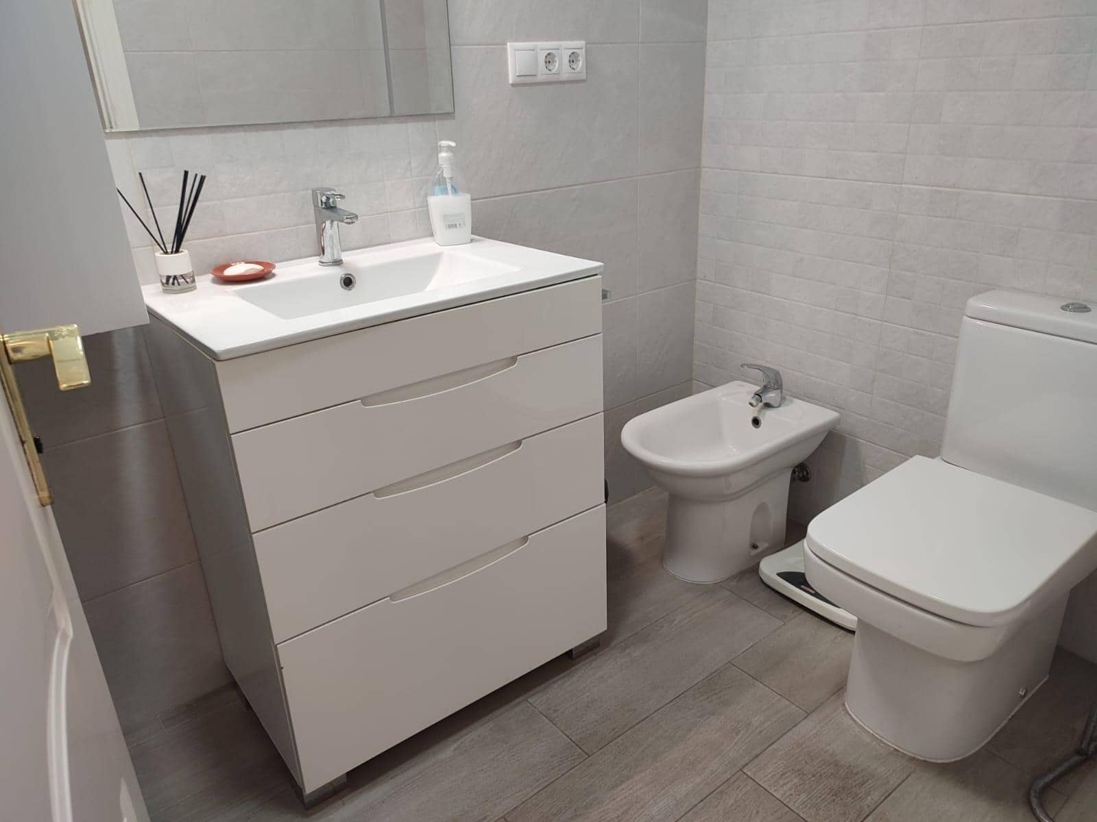 Apartamento de 2 habitaciones en Fuengirola en venta con piscina - 425.000 € (Ref: 8676042)