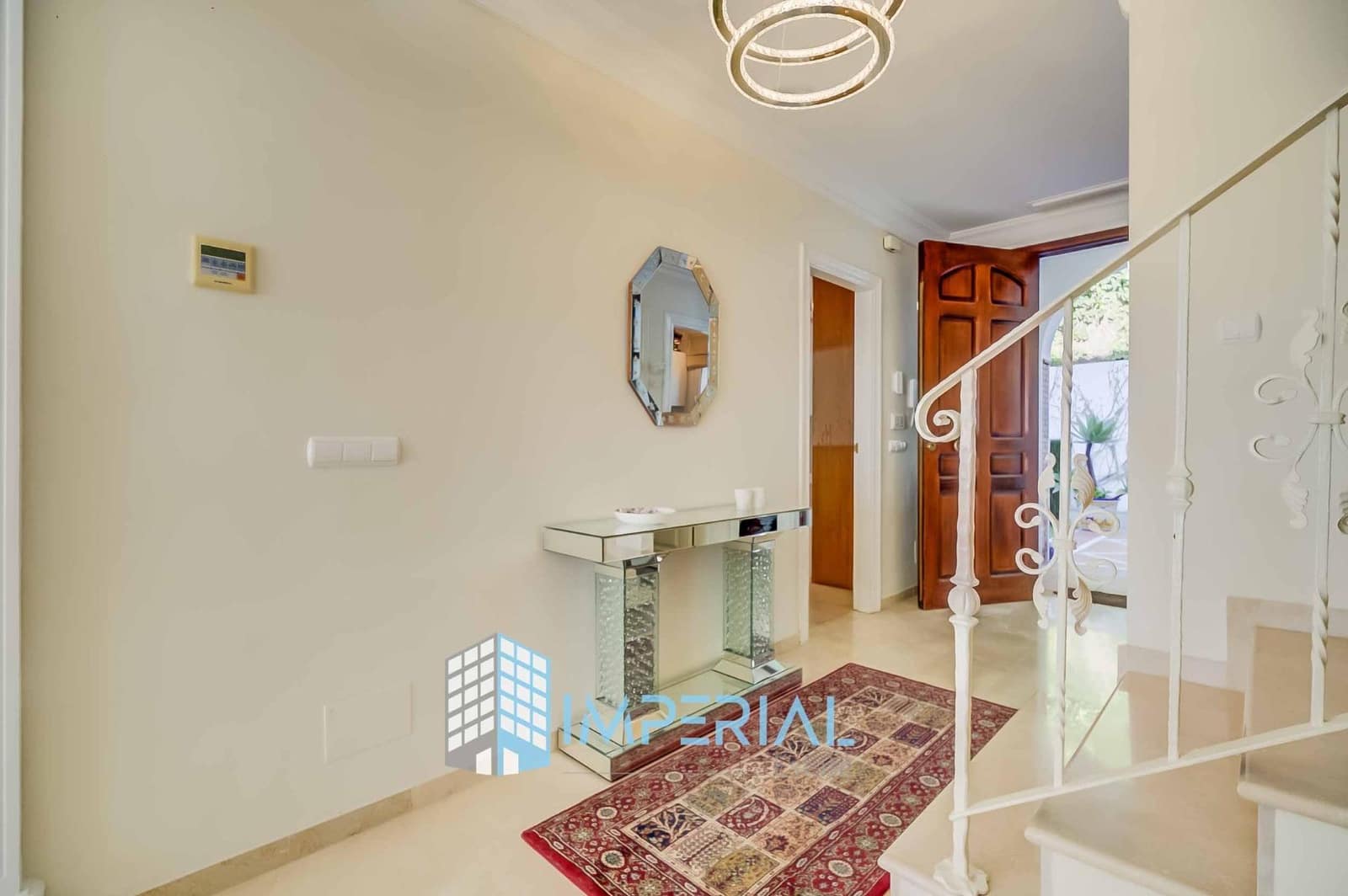 3 slaapkamer Rijtjeshuis te koop in Marbella met zwembad garage - € 895.000 (Ref: 8911373)