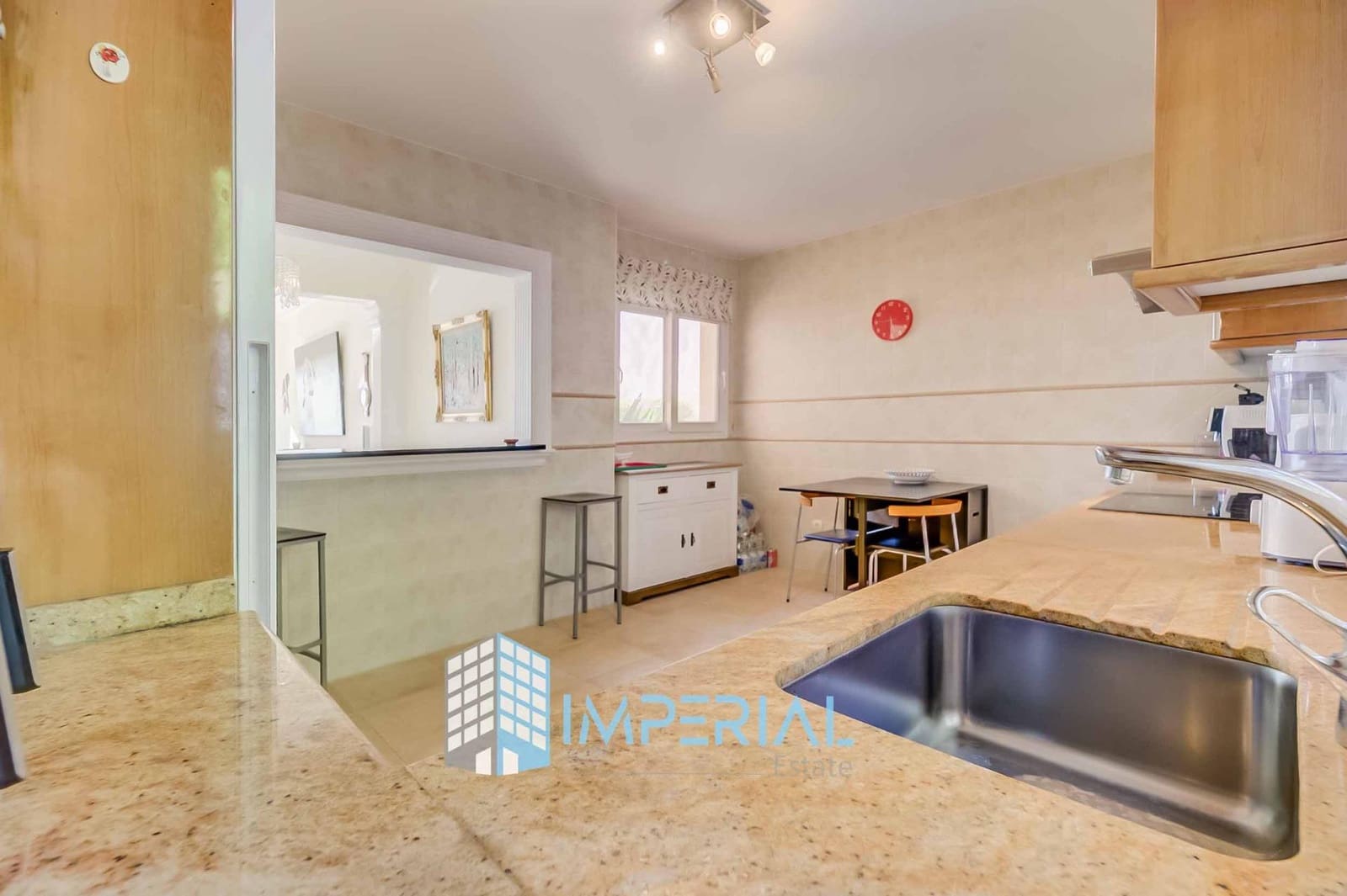 3 slaapkamer Rijtjeshuis te koop in Marbella met zwembad garage - € 895.000 (Ref: 8911373)