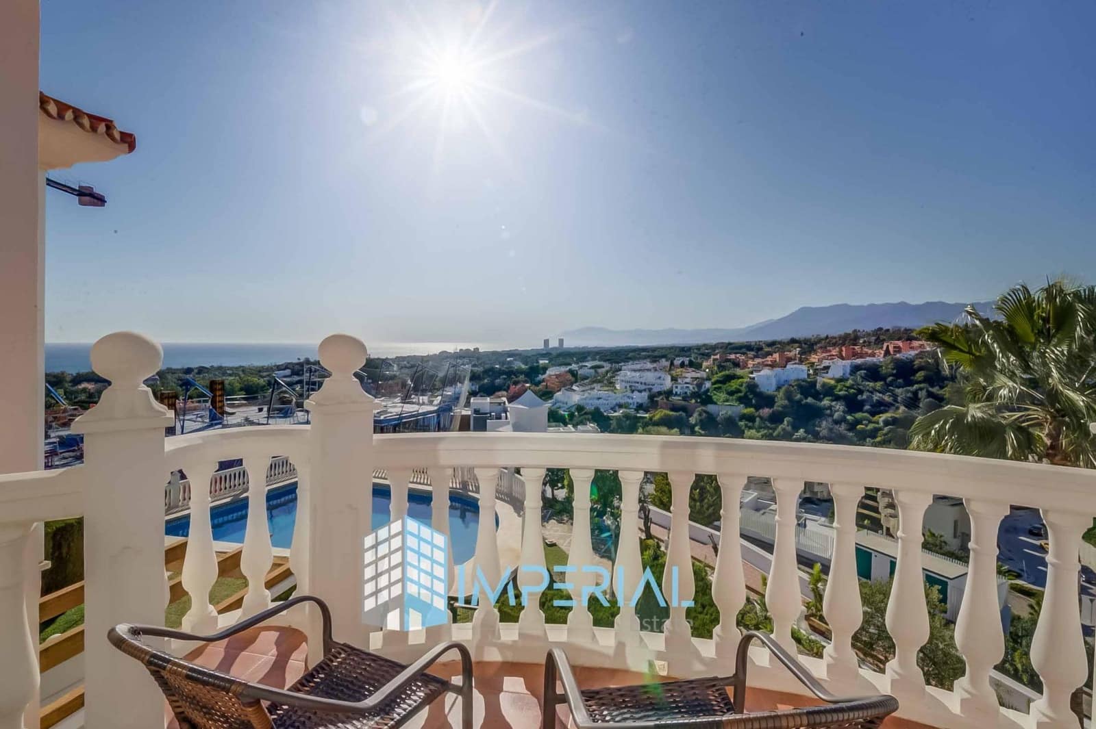 3 slaapkamer Rijtjeshuis te koop in Marbella met zwembad garage - € 895.000 (Ref: 8911373)