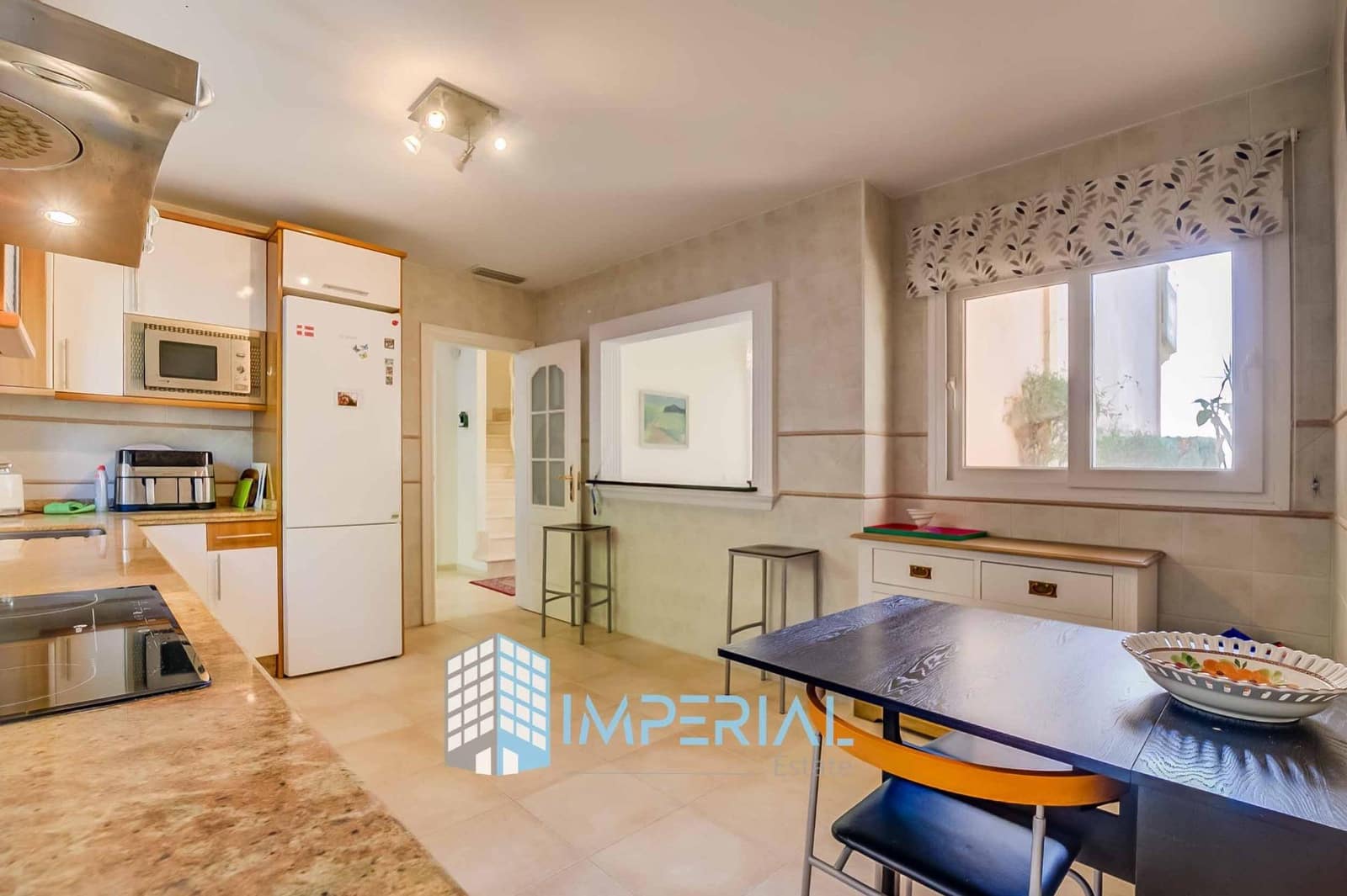 3 slaapkamer Rijtjeshuis te koop in Marbella met zwembad garage - € 895.000 (Ref: 8911373)