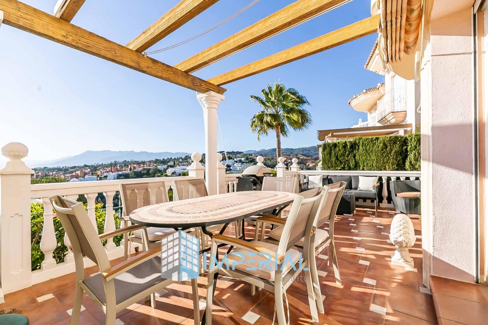 3 slaapkamer Rijtjeshuis te koop in Marbella met zwembad garage - € 895.000 (Ref: 8911373)