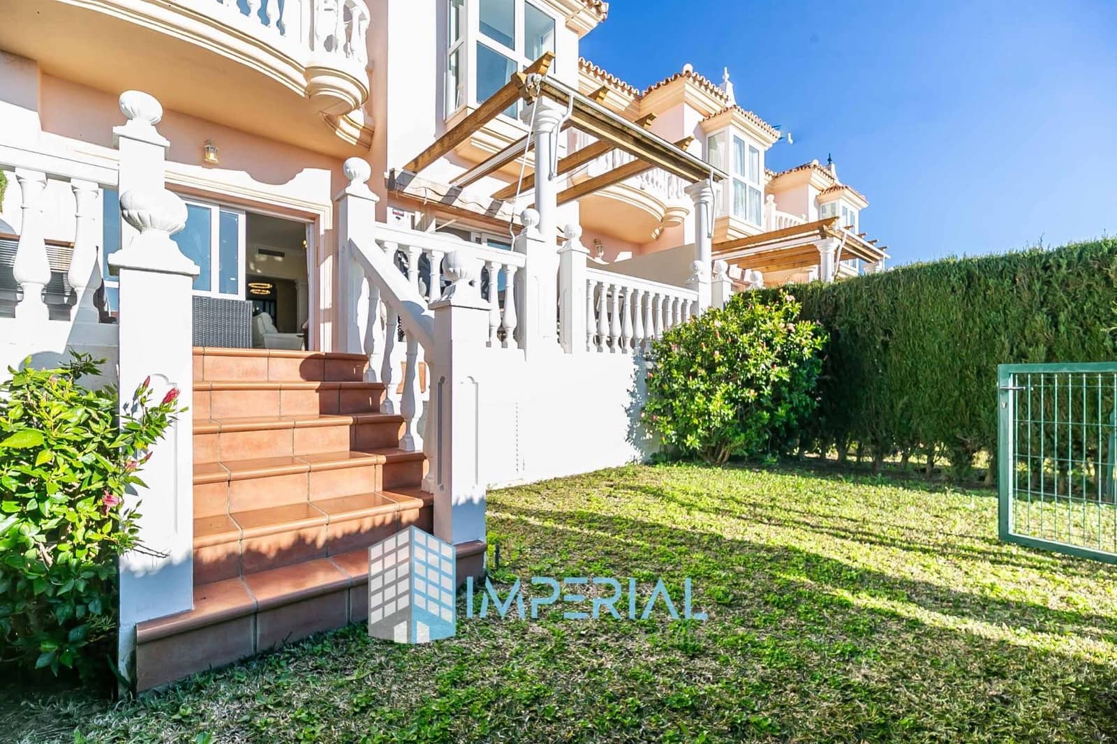 3 slaapkamer Rijtjeshuis te koop in Marbella met zwembad garage - € 895.000 (Ref: 8911373)