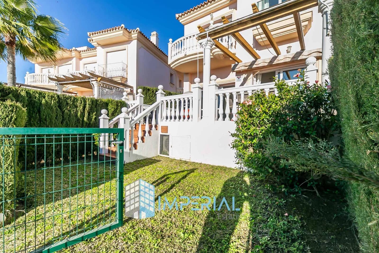 3 slaapkamer Rijtjeshuis te koop in Marbella met zwembad garage - € 895.000 (Ref: 8911373)