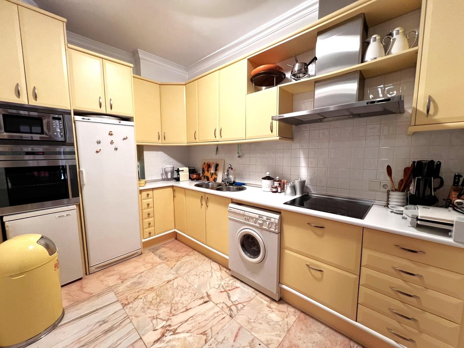 3 bedroom Apartment for sale in Fuengirola with pool - € 475,000 (Ref: 8928801)