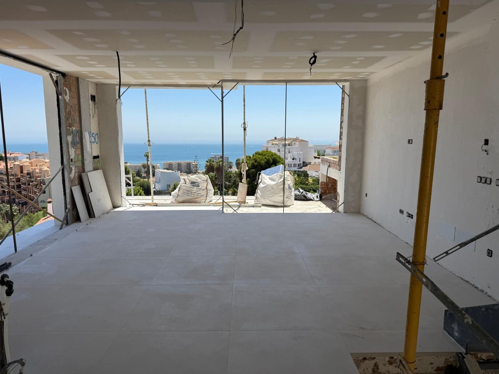 3 sypialnia Dom szeregowy na sprzedaż w Fuengirola z basenem - 634 900 € (Ref: 9007371)