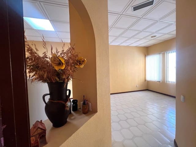 3 bedroom Commercial for sale in Fuengirola - € 245,000 (Ref: 9036837)