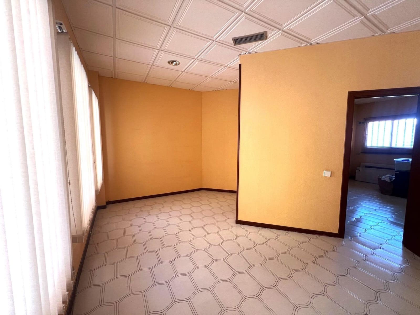 3 chambre Local Commercial à vendre à Fuengirola - 245 000 € (Ref: 9036837)