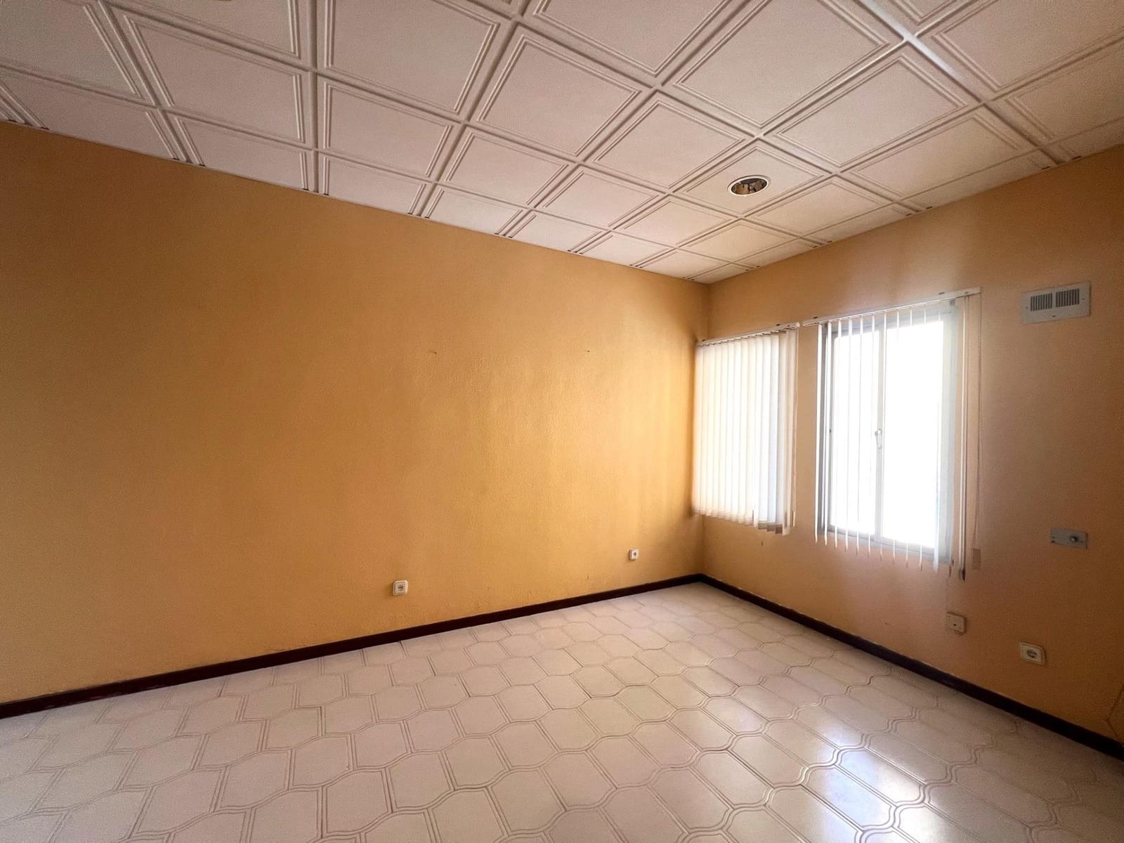 3 chambre Local Commercial à vendre à Fuengirola - 245 000 € (Ref: 9036837)