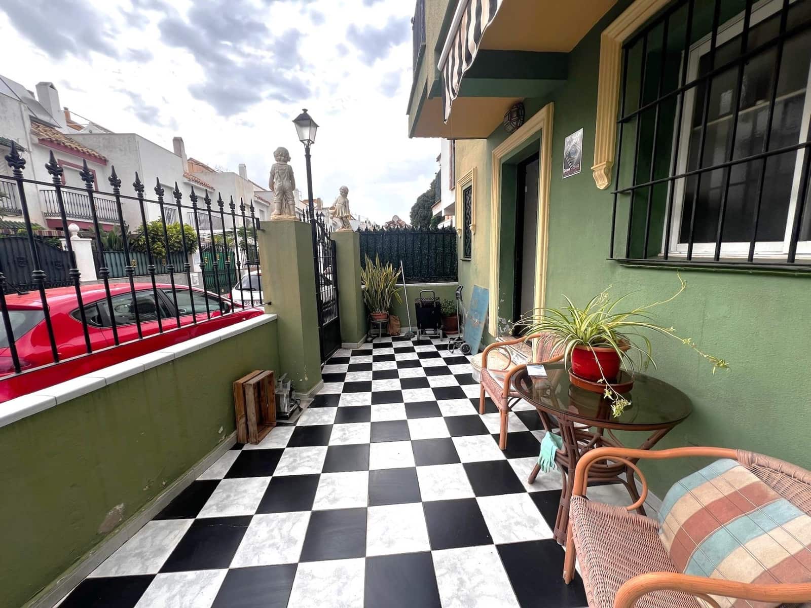 4 soveværelse Rækkehus til salg i Fuengirola med swimmingpool - € 459.000 (Ref: 9049038)