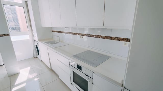 4 Zimmer Apartment zu verkaufen in Los Boliches , Fuengirola - 595.000 € (Ref: 9217657)