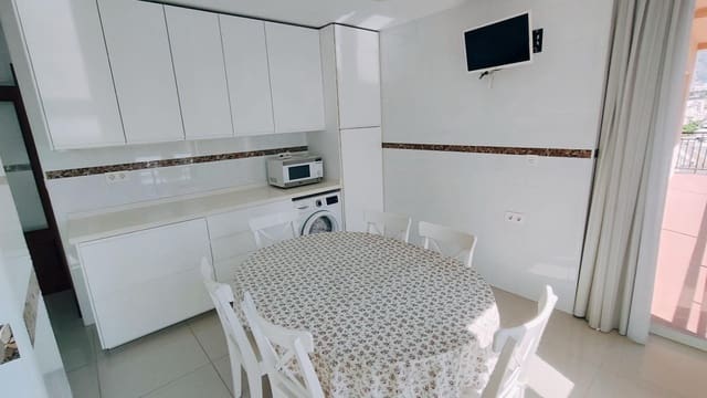 4 Zimmer Apartment zu verkaufen in Los Boliches , Fuengirola - 595.000 € (Ref: 9217657)