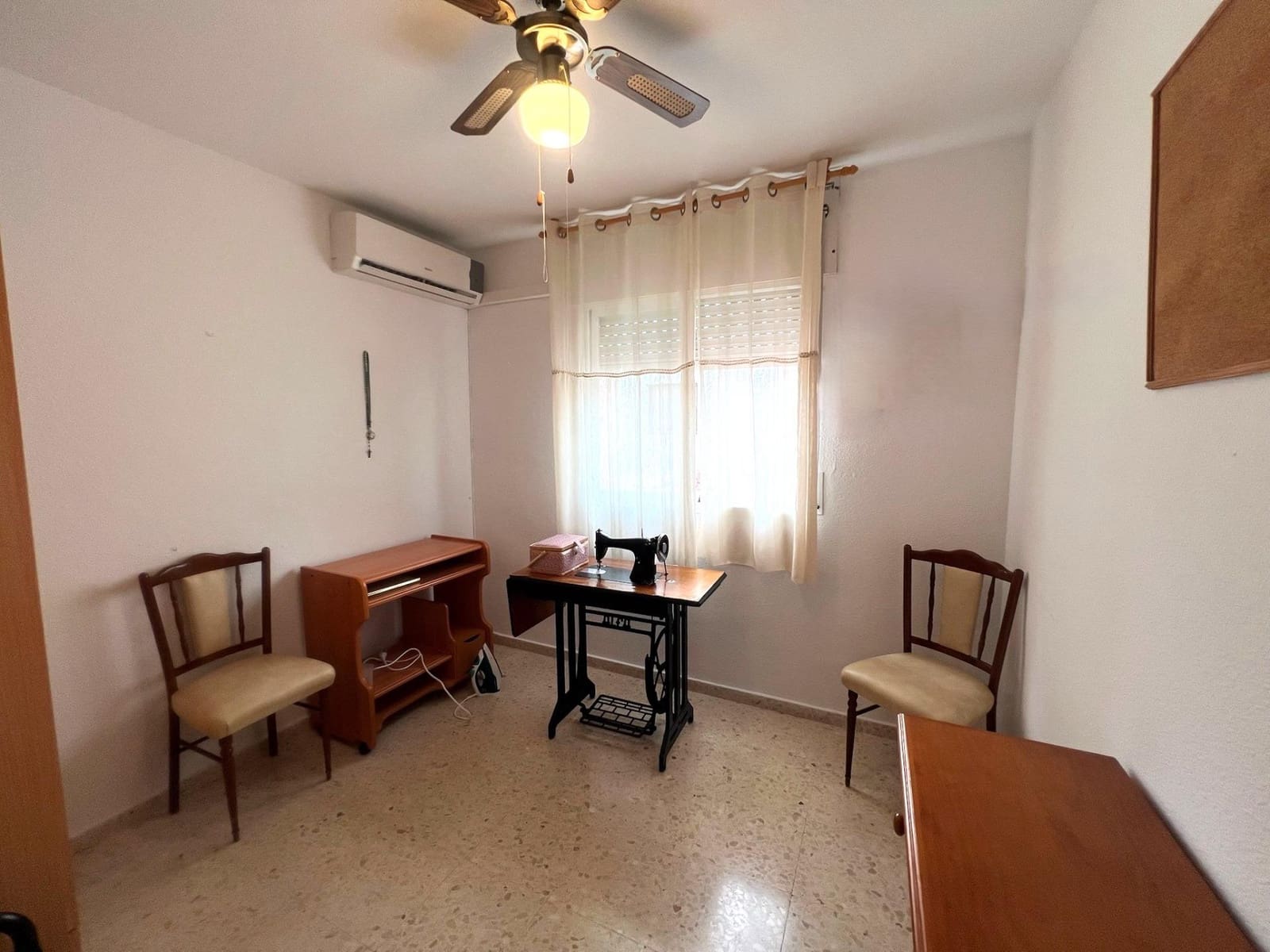 4 chambre Villa/Maison Mitoyenne à vendre à Fuengirola avec piscine - 450 000 € (Ref: 9272454)