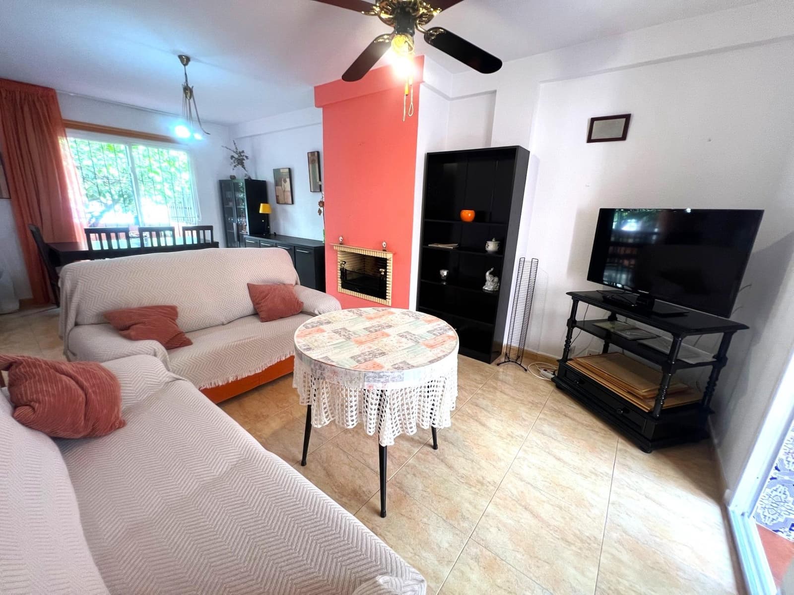 4 chambre Villa/Maison Mitoyenne à vendre à Fuengirola avec piscine - 450 000 € (Ref: 9272454)