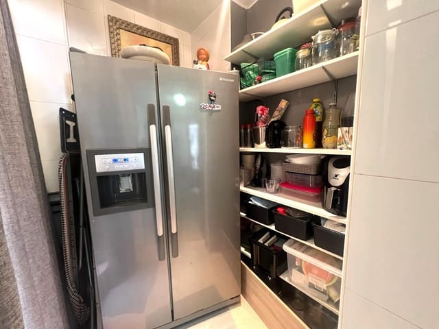 3 makuuhuone Asunto myytävänä paikassa Los Pacos, Fuengirola mukana uima-altaan - 439 000 € (Ref: 9335233)