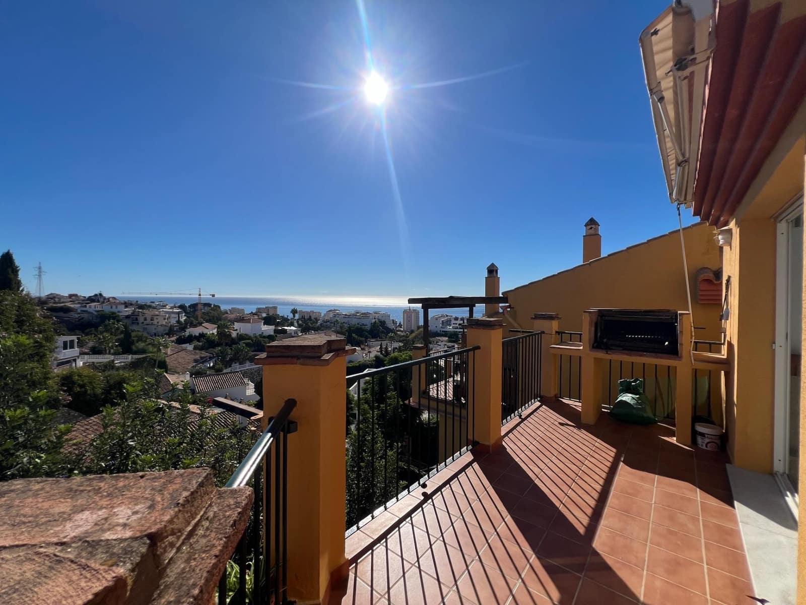 3 makuuhuone Rivitalo myytävänä paikassa Fuengirola mukana 
autotalli - 440 000 € (Ref: 9356078)