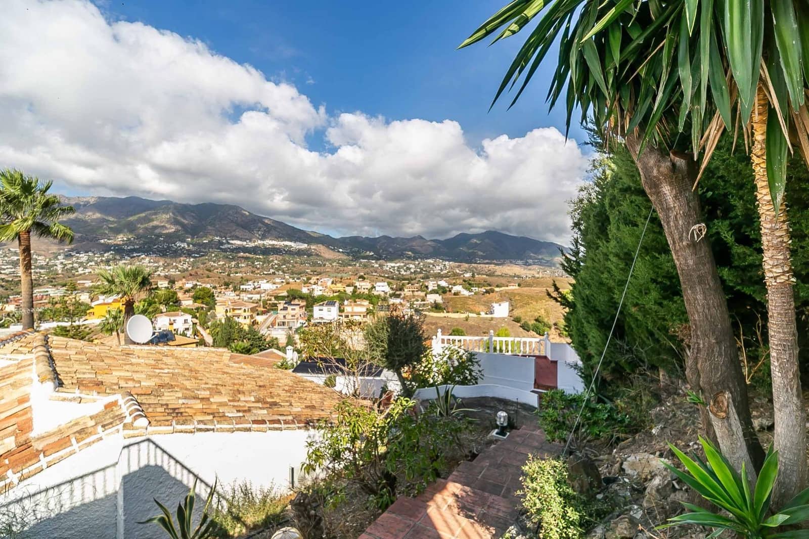 Chalet de 4 habitaciones en Mijas en venta con piscina - 899.000 € (Ref: 9382731)