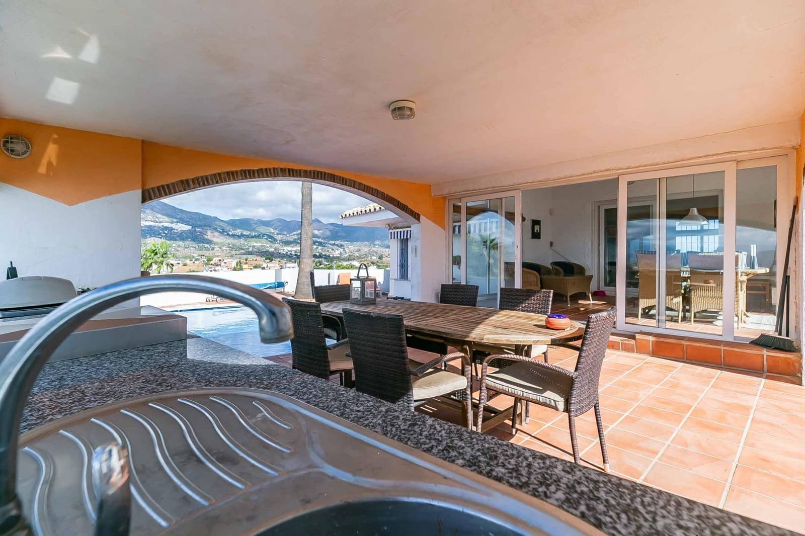 4 soveværelse Villa til salg i Mijas med swimmingpool - € 795.000 (Ref: 9382731)